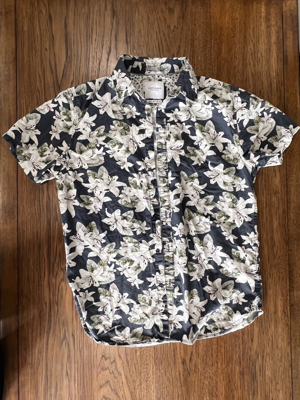 Cactus Man Navy Floral Short-Sleeve Button-Up Shirt
